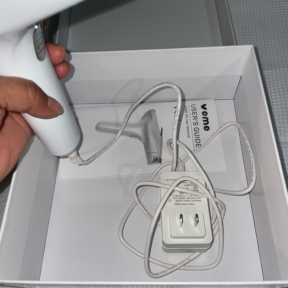 Veme Smooth Skin Device - White and Pink - Picture 5 of 5